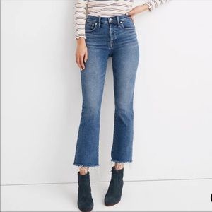 Madewell Flea Market Flare Crop Blue Jeans Raw Hem